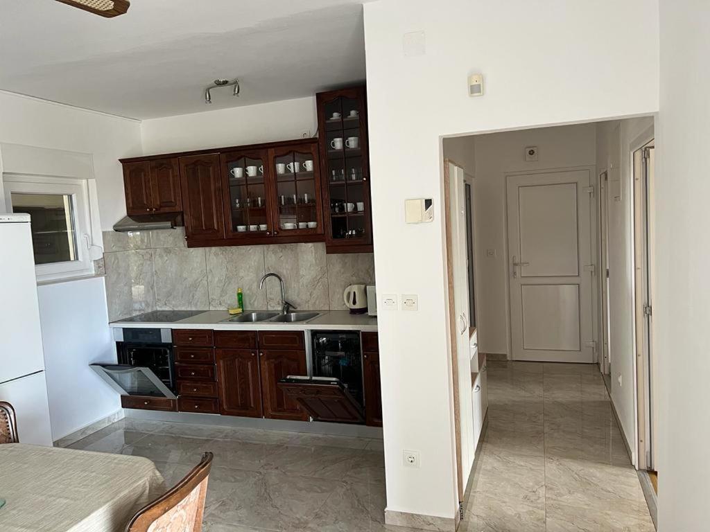 Apartment With 2 Balconies And Sea View Omiš Εξωτερικό φωτογραφία